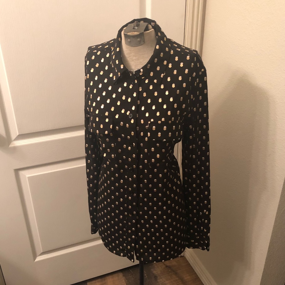 WHO WHAT WEAR Polka Dot Button Down
